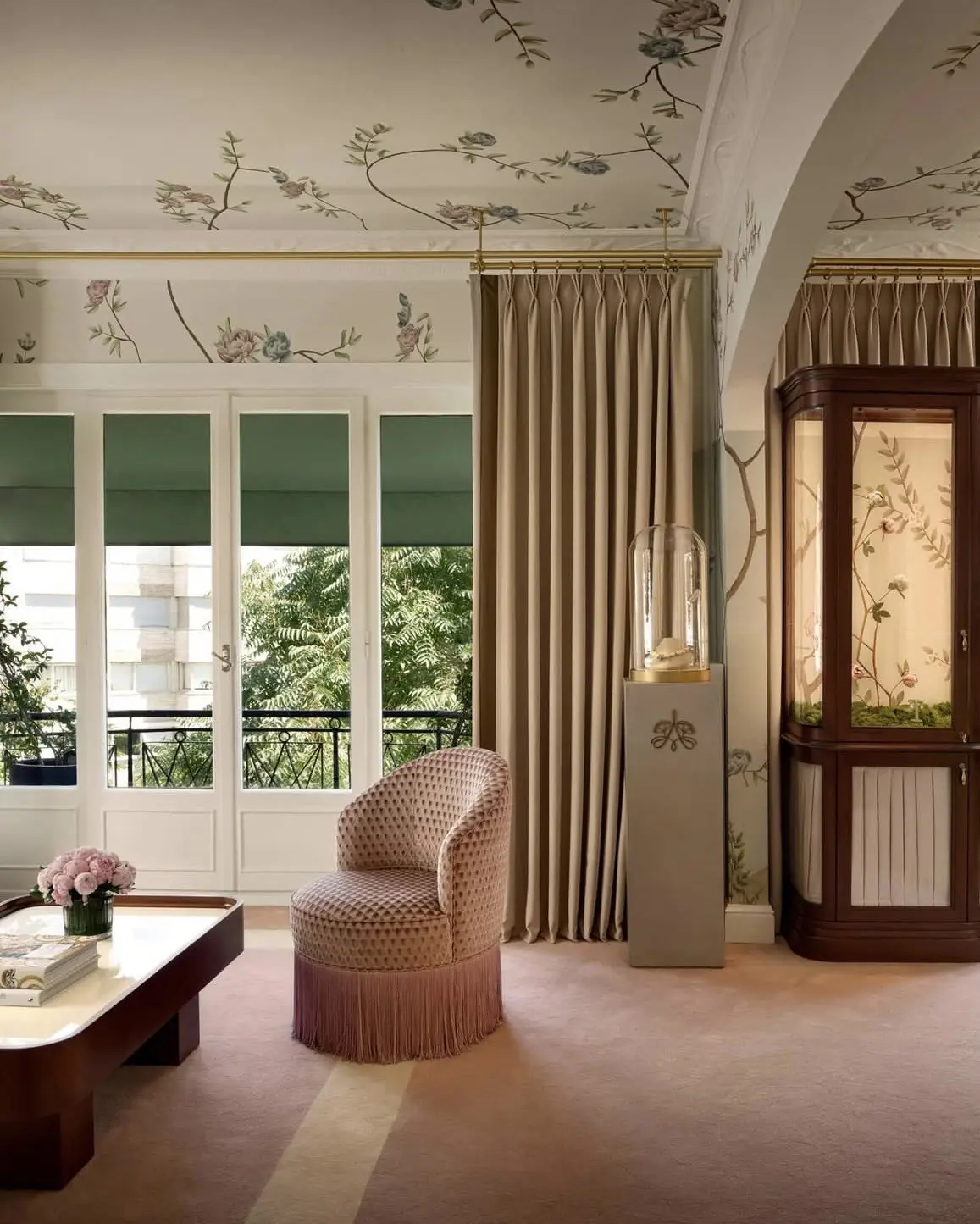 Aponine Showroom